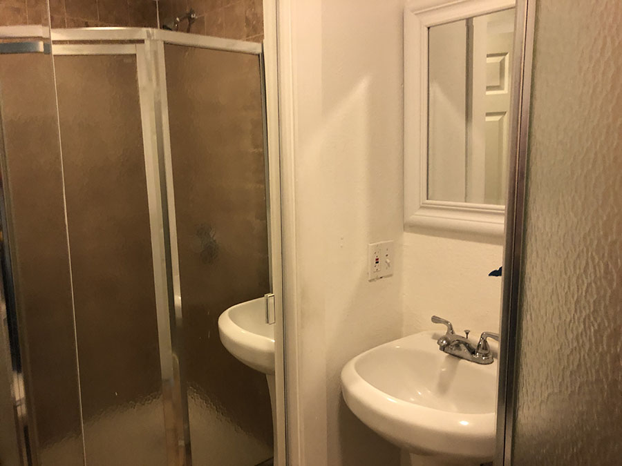 1 Bed – 3 Roommates – Private Bath